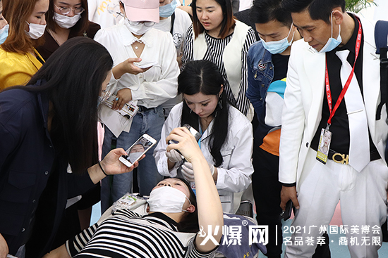 广州美博会，爱妃天后展位上买家纷至沓来！